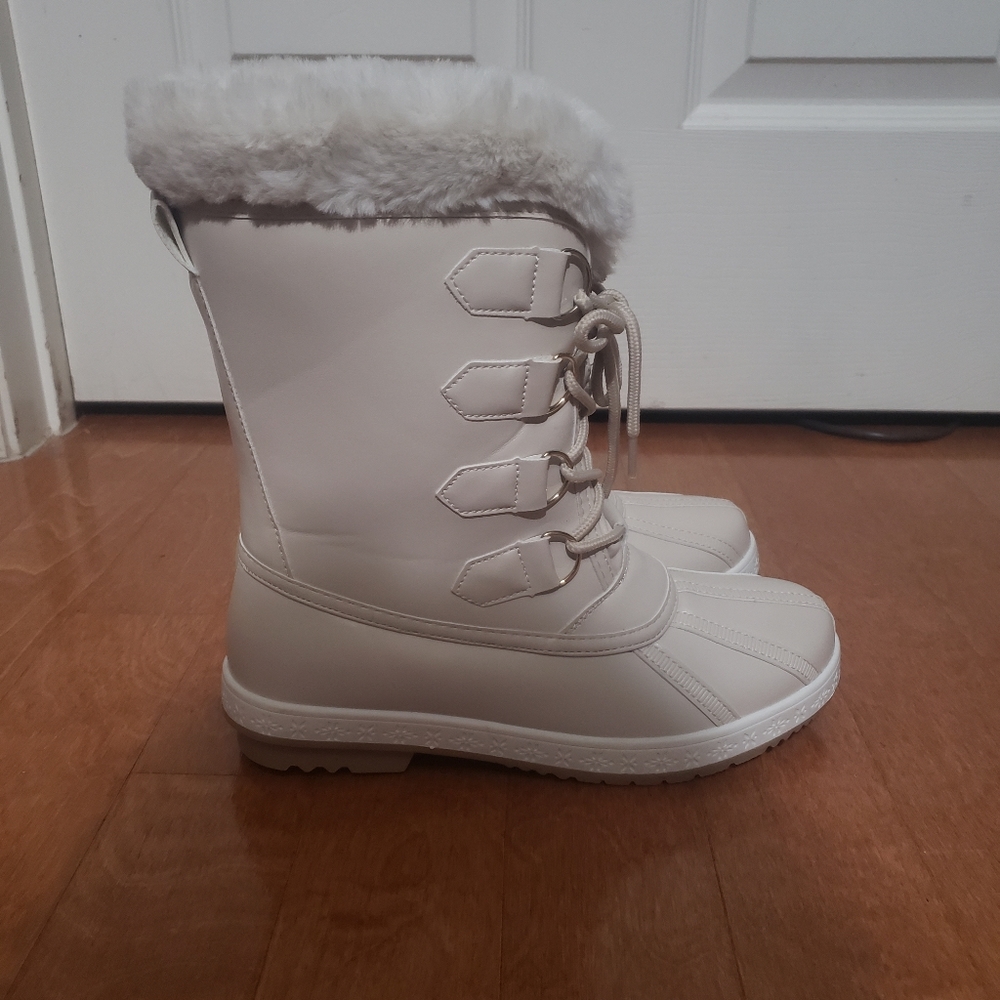 Boots - Picture 6 of 8